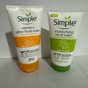 Simple Moisturising Facial Wash Set with Vitamin C, B5 and E. 5.07 fl oz each.